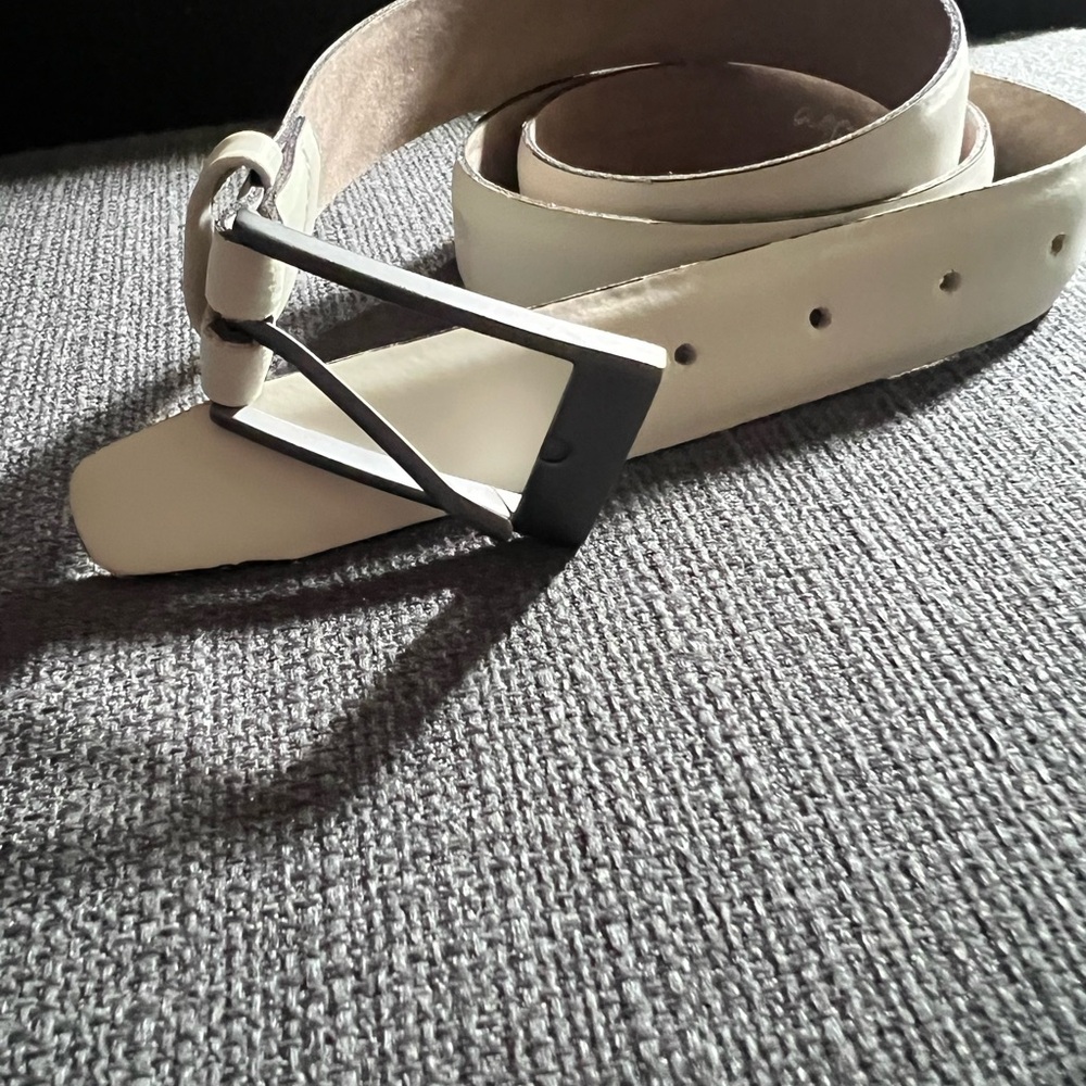 Agnes B Men's Cream Leather Belt. NWOT